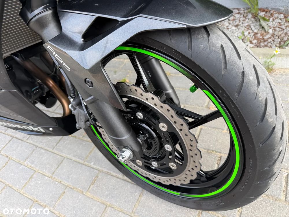 Kawasaki Ninja 400 - 22