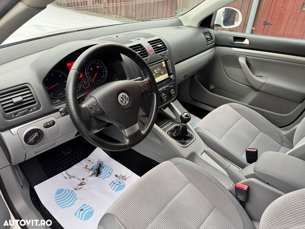 Volkswagen Golf 2.0 TDI DPF BlueMotion Technology Team - 5