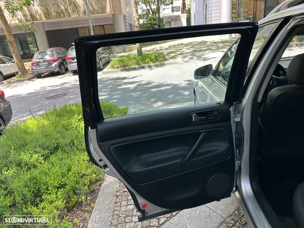 VW Passat Variant 1.9 TDi Confl Top EC - 17