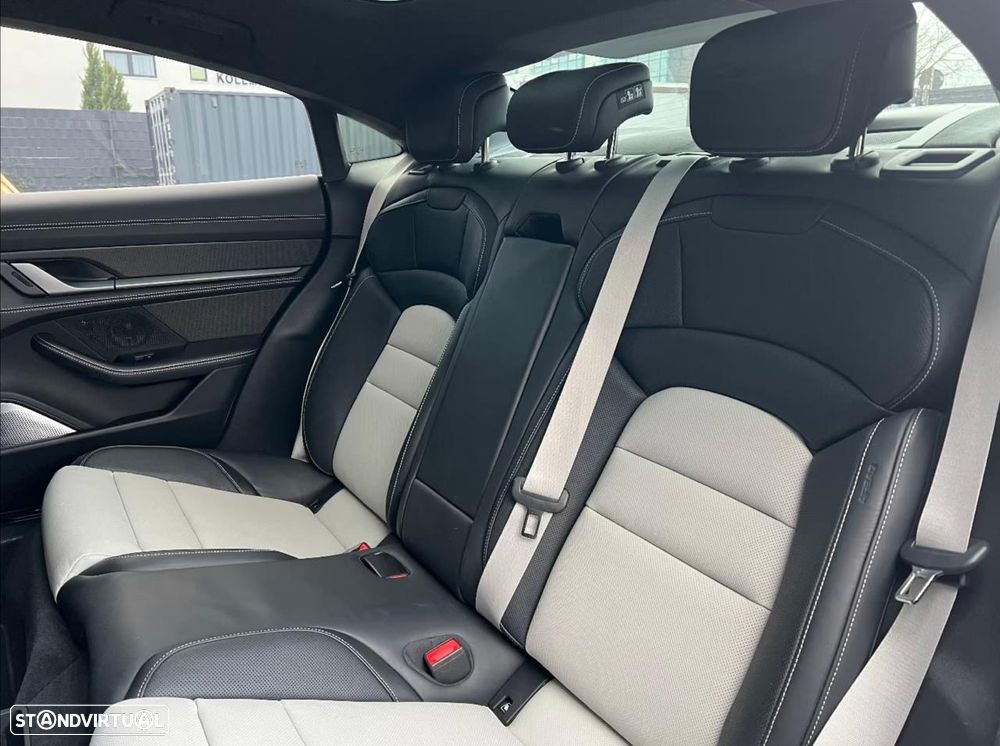 Porsche Taycan Turbo S - 5