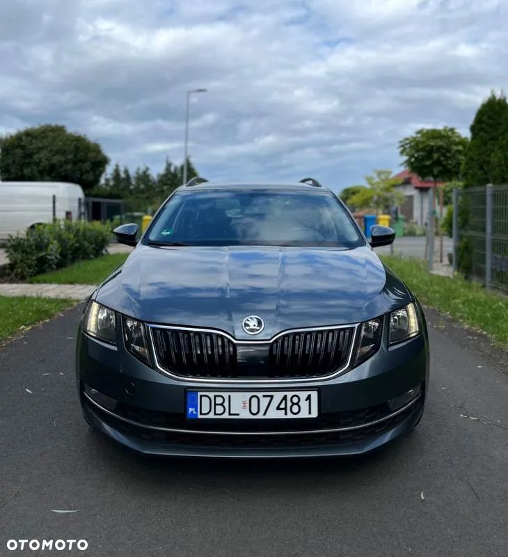 Skoda Octavia ver-2-0-tdi-elegance-dsg - 11