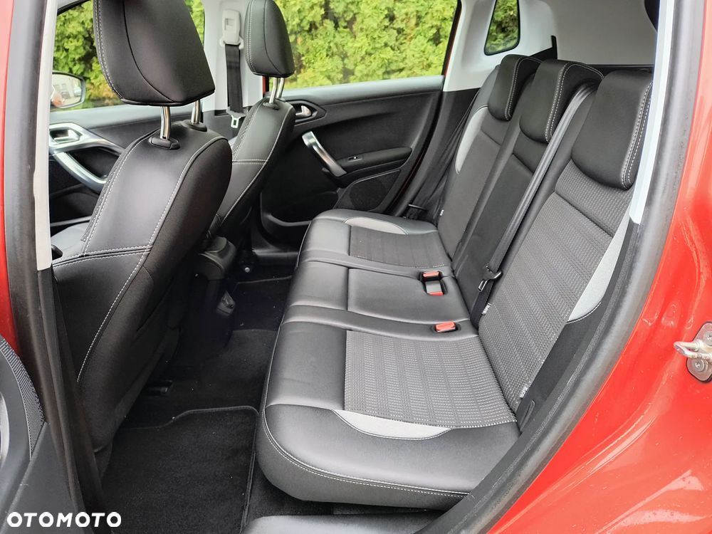 Peugeot 2008 1.2 Pure Tech GPF Allure S&S EAT6 - 9