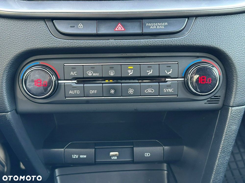 Kia Ceed - 25