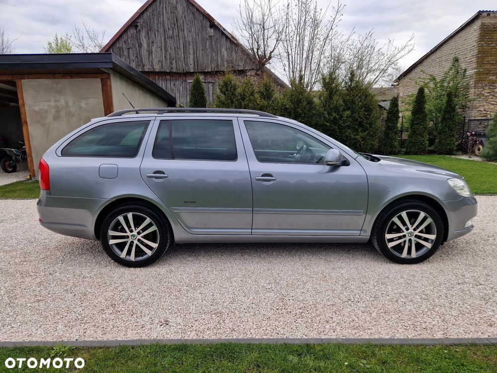 Skoda Octavia 1.8 TSI FAMILY - 8