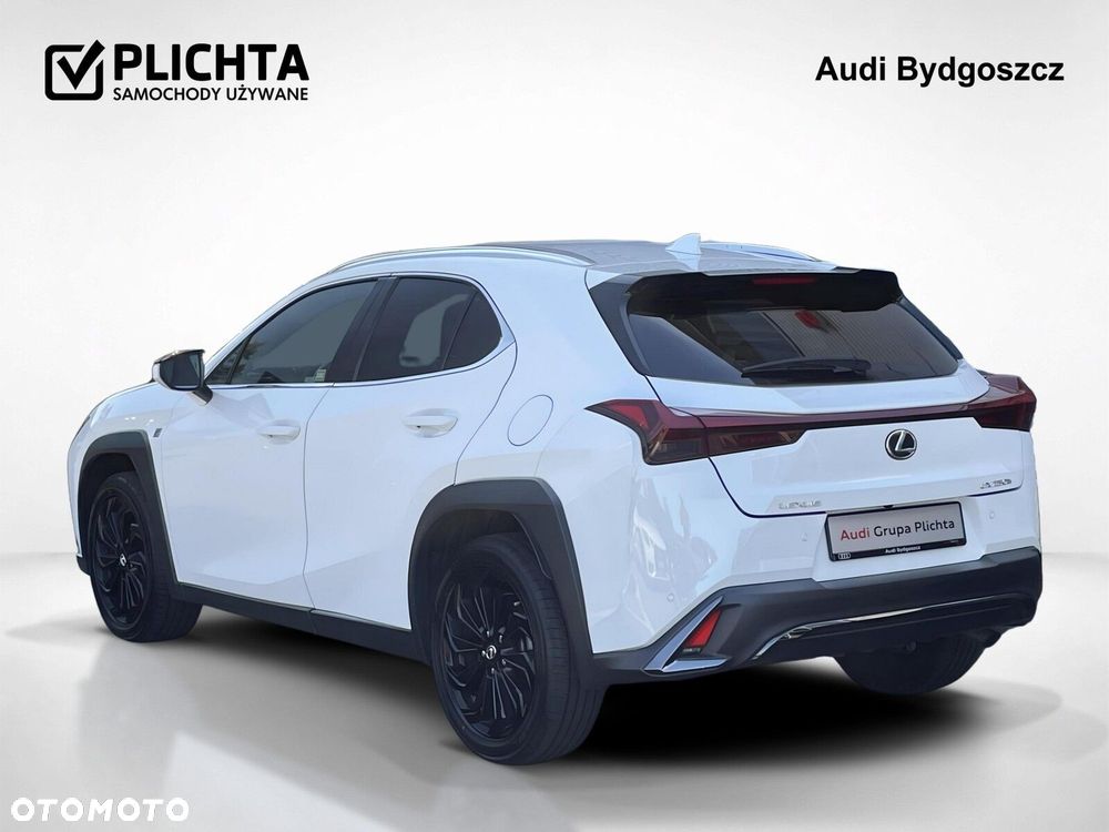 Lexus UX - 4