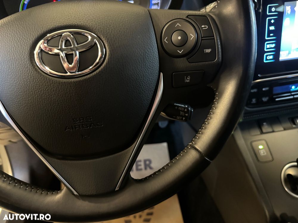Toyota Auris 1.8 VVT-i Hybrid Automatik Touring Sports Team Deutschland - 11