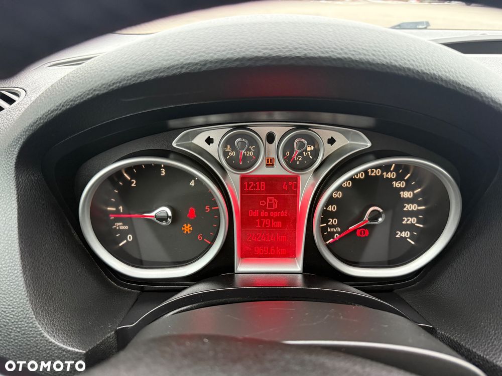 Ford Kuga 2.0 TDCi 2x4 Titanium - 23