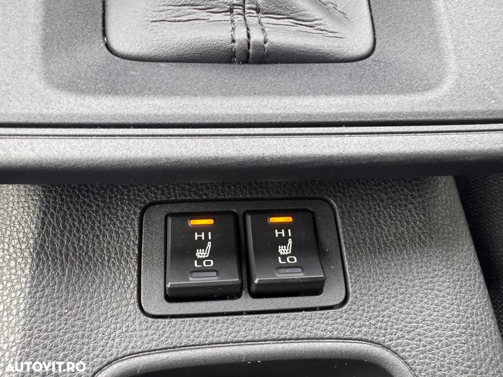 Toyota Corolla Cross - 24