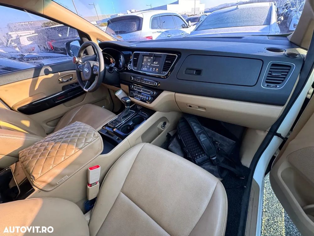 Kia Carnival - 5