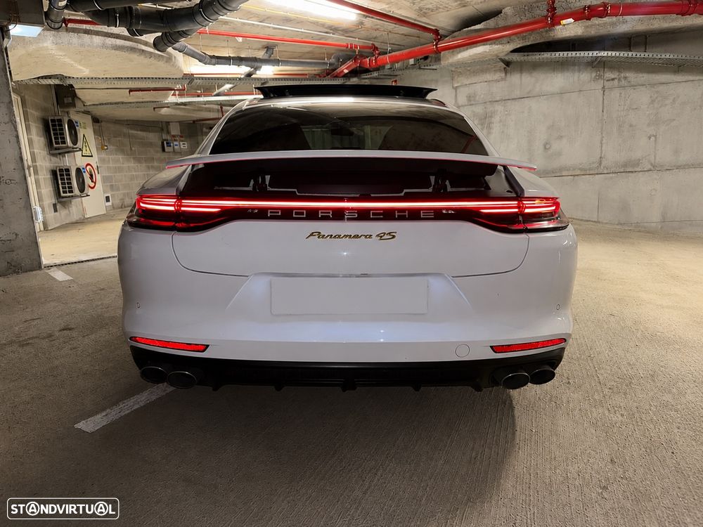 Porsche Panamera - 1