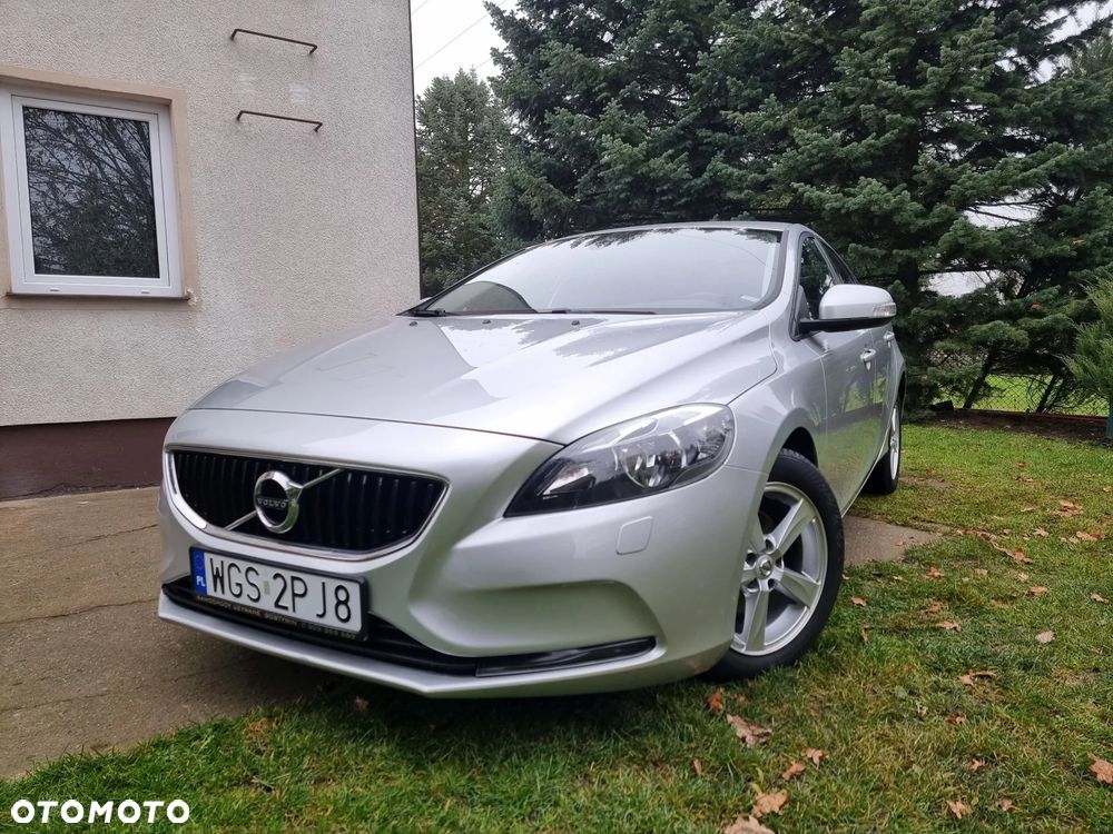 Volvo V40 D2 Drive-E Momentum - 1