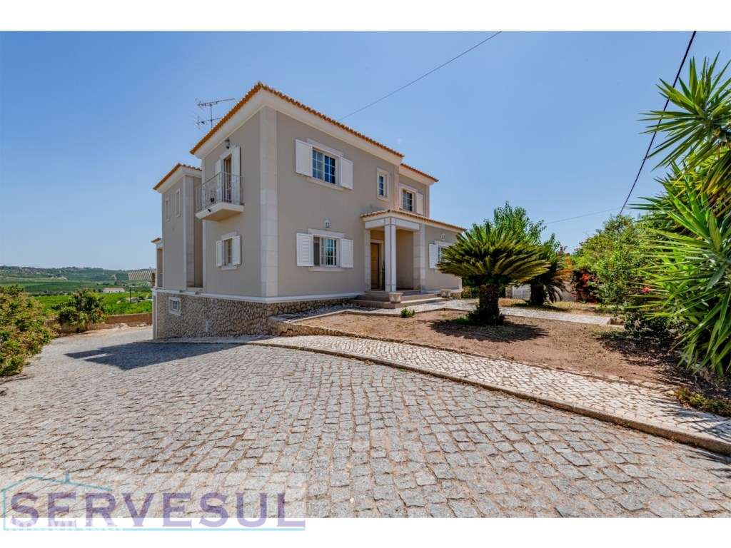 Espaçosa Moradia de 5 quartos com garagem e jardim, bonita vista ca... - Grande imagem: 3/47