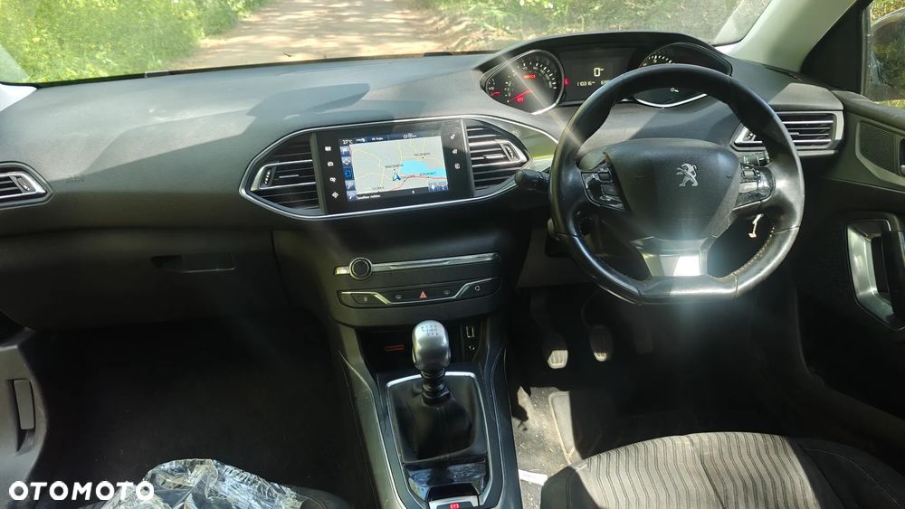 Peugeot 308 2.0 Blue HDi Allure S&S - 6