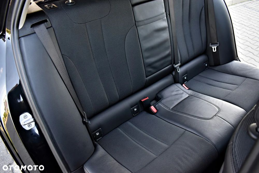 BMW Seria 5 520i - 39