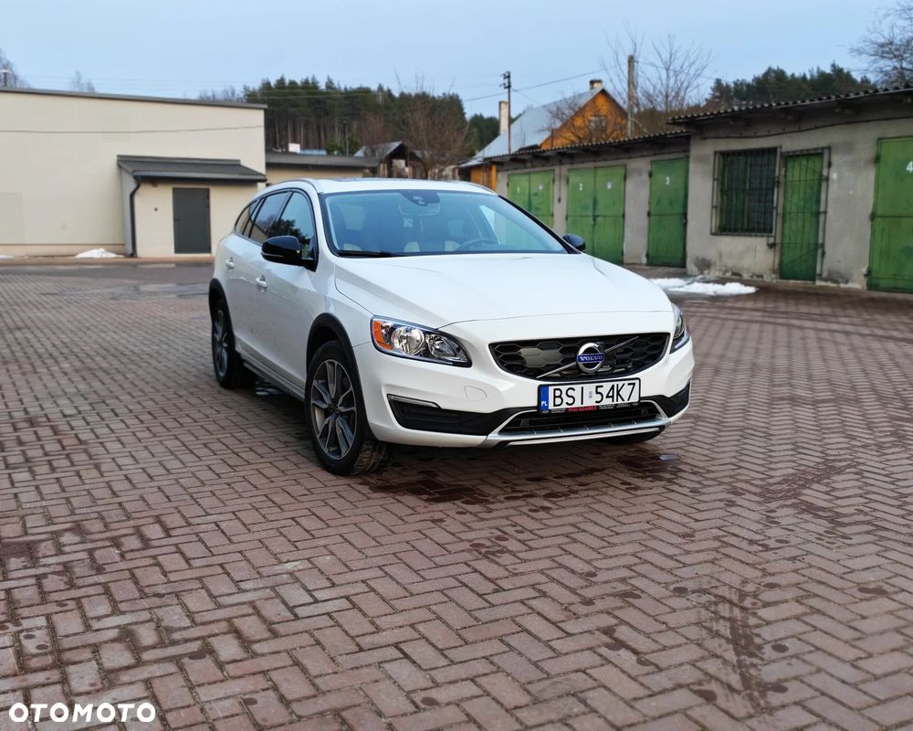 Volvo V60 Cross Country - 9