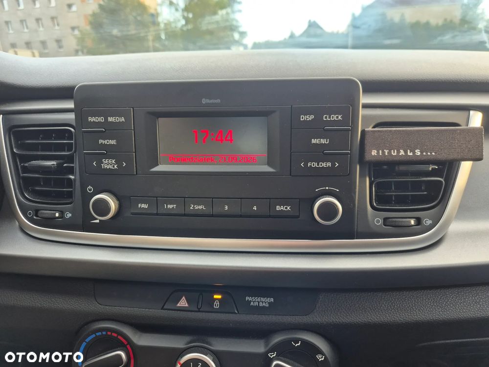 Kia Rio 1.2 M - 8