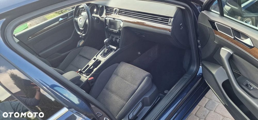 Volkswagen Passat - 6