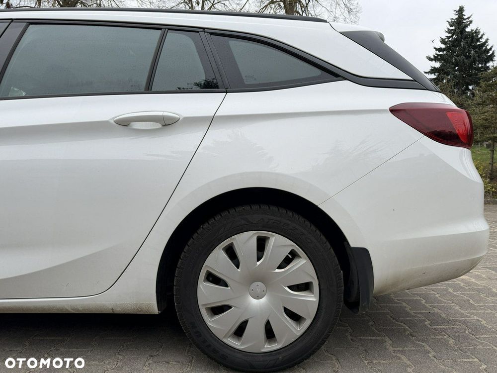 Opel Astra 1.6 CDTI Essentia - 18