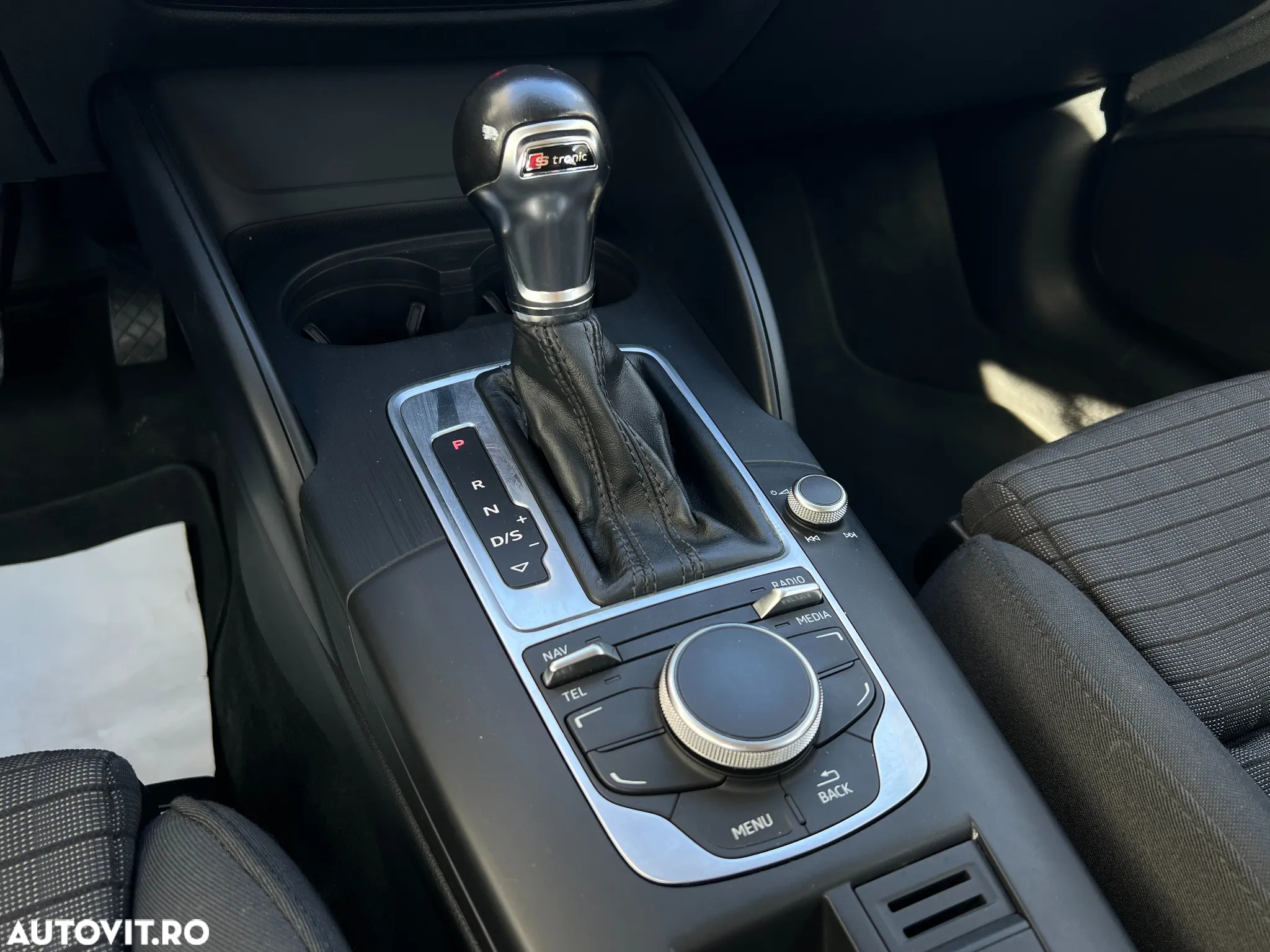 Audi A3 Sportback 1.6 TDI clean Stronic Ambiente - 11