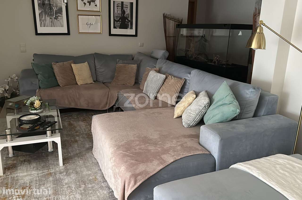 Duplex T6 com 2 suites, varanda e elevador em Sintra - Grande imagem: 3/28
