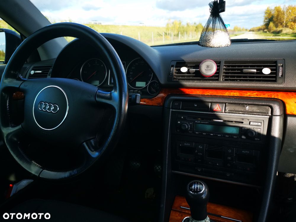 Audi A4 Limousine - 6