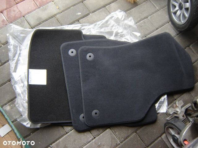 VW PASSAT B8 ZESTAW DYWANIKÓW 3G1863011 NOWE ORYGI - 1