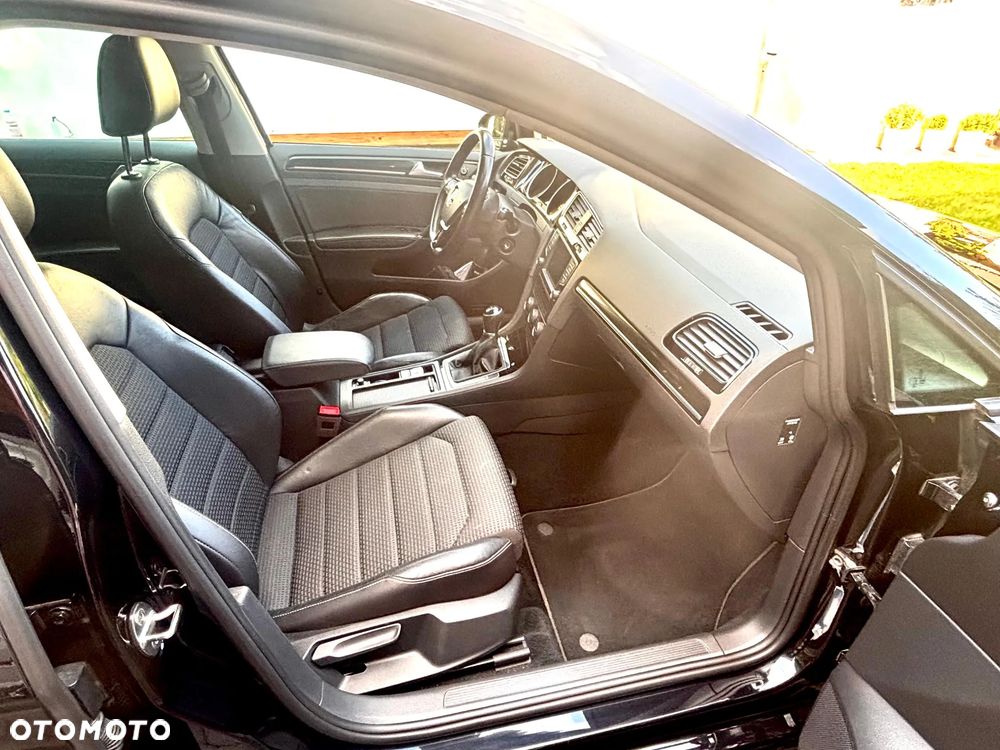 Volkswagen Golf - 12