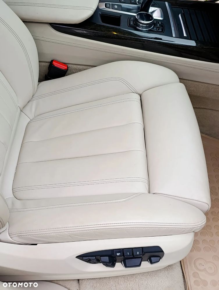 BMW X5 xDrive40d - 16