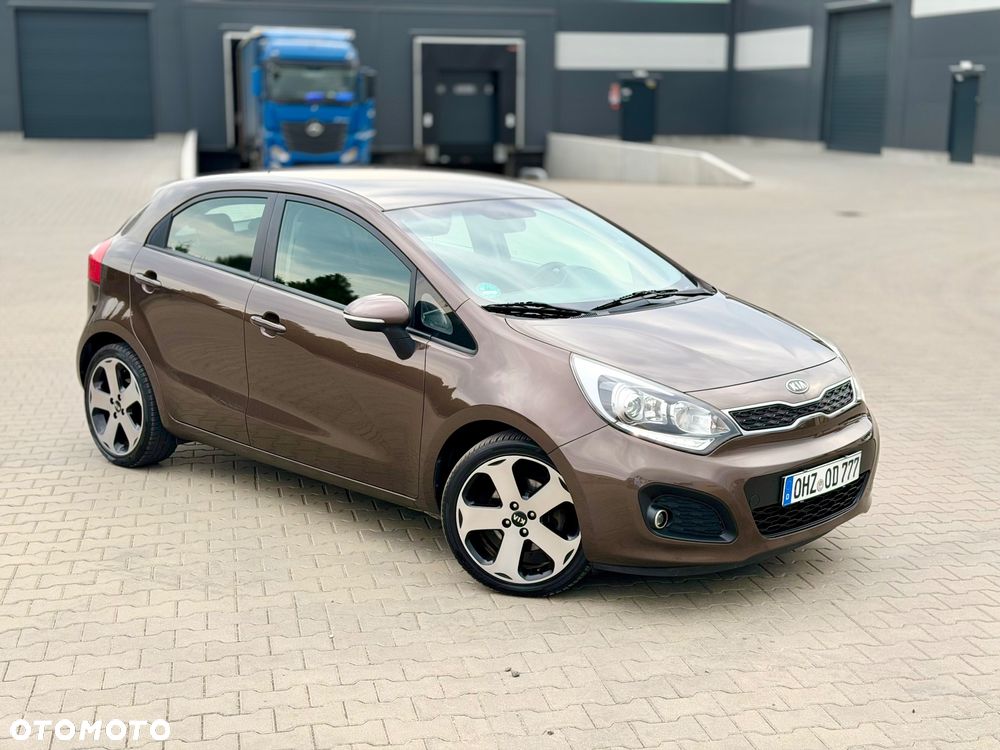 Kia Rio 1.4 Dream Team Edition - 4
