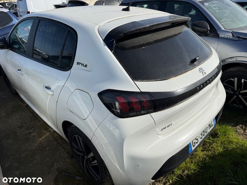 Peugeot 208 PureTech 100 Style - 4