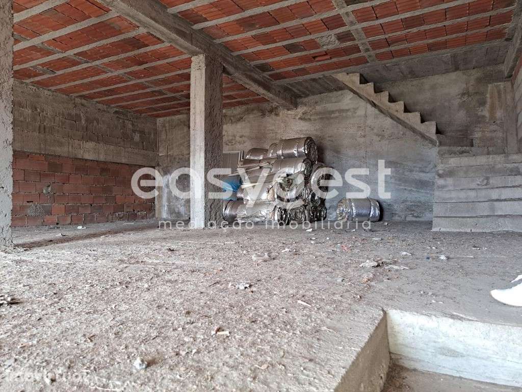 Apartamento para recuperar, com garagem em Torre de Moncorvo - Grande imagem: 4/12