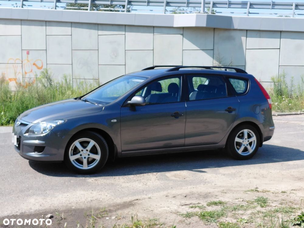 Hyundai i30 1.4 Base + - 3