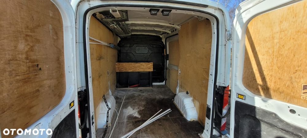 Ford Transit - 11