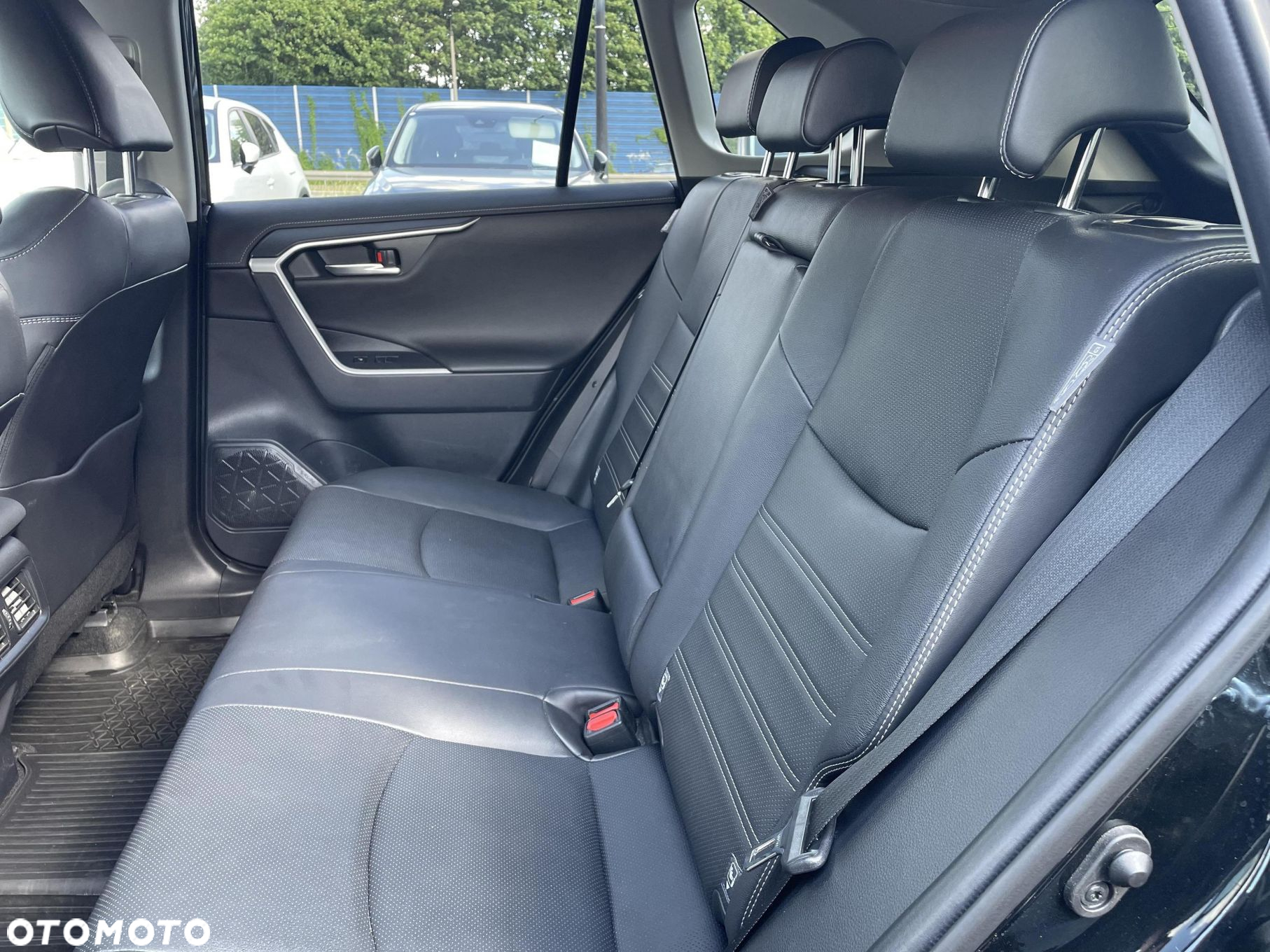 Toyota RAV4 - 16