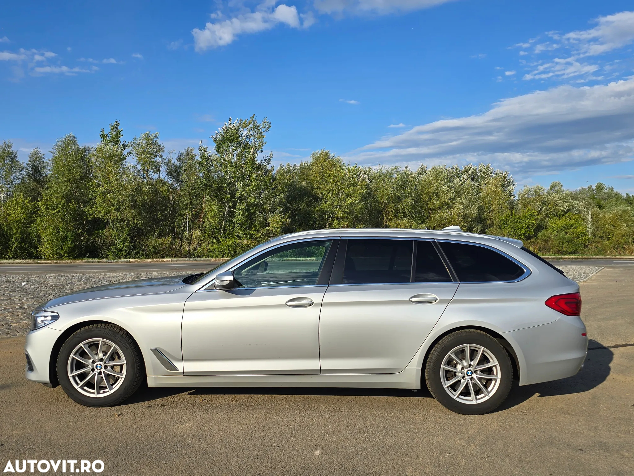 BMW Seria 5 530d xDrive Touring Aut. Luxury Line - 12