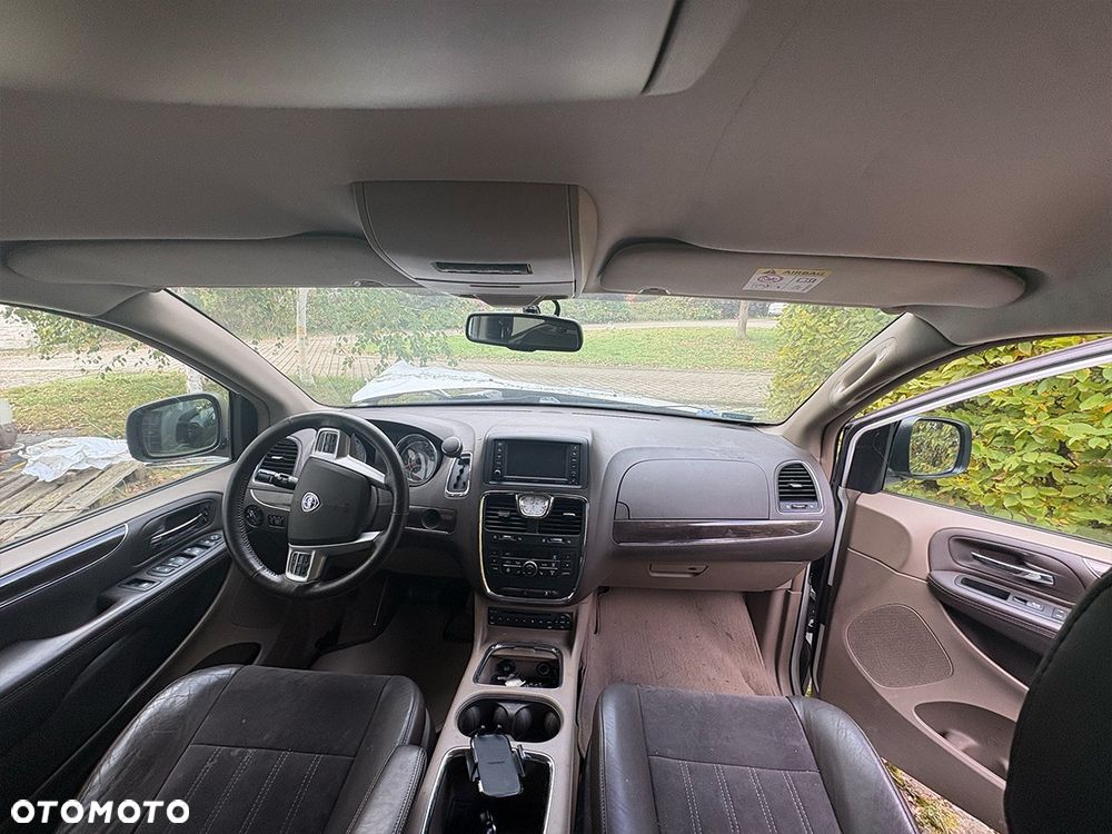 Lancia Voyager - 19