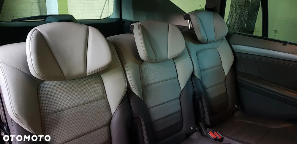 Renault Espace 1.6 dCi Energy Initiale Paris EDC - 15