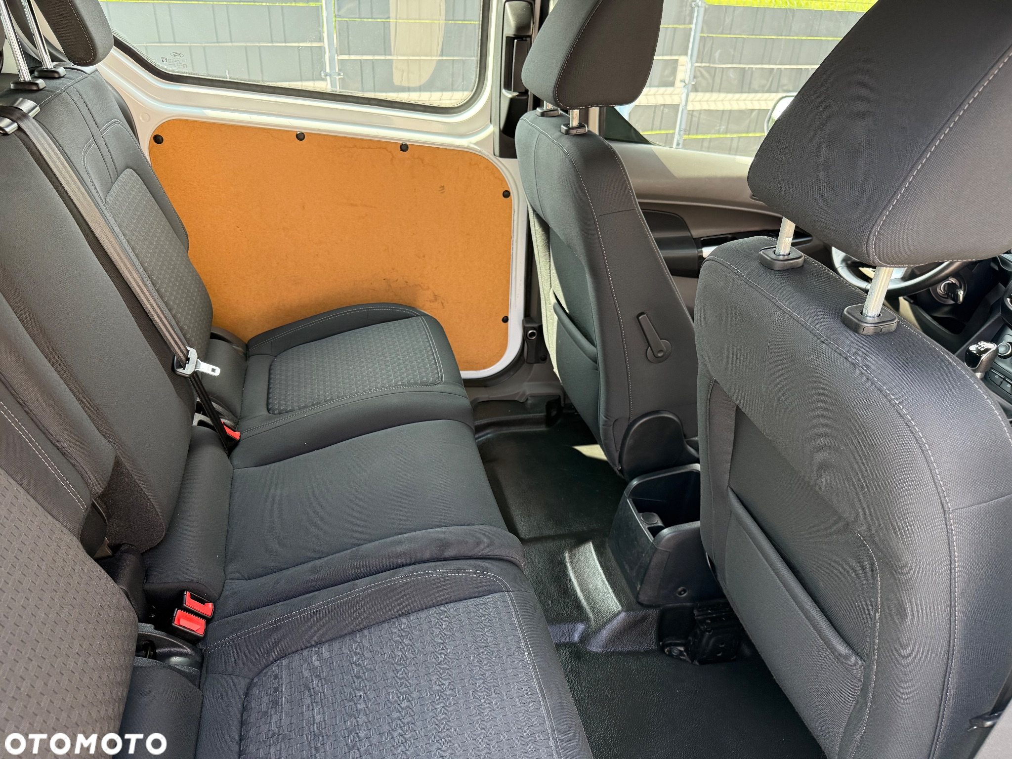 Ford Transit Connect - 16