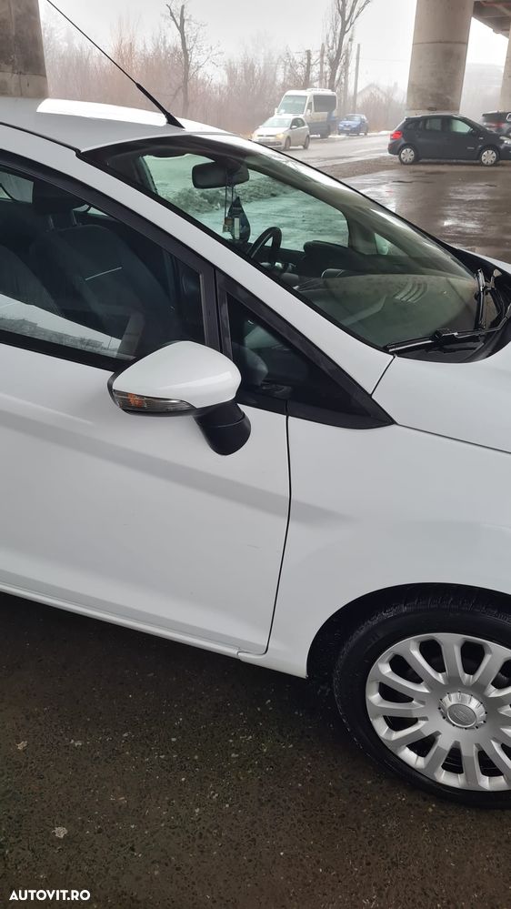Ford Fiesta - 12