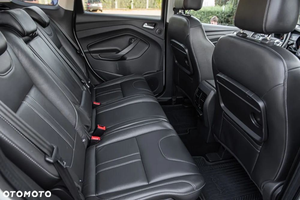 Ford Kuga 1.5 EcoBoost 4WD Titanium - 33