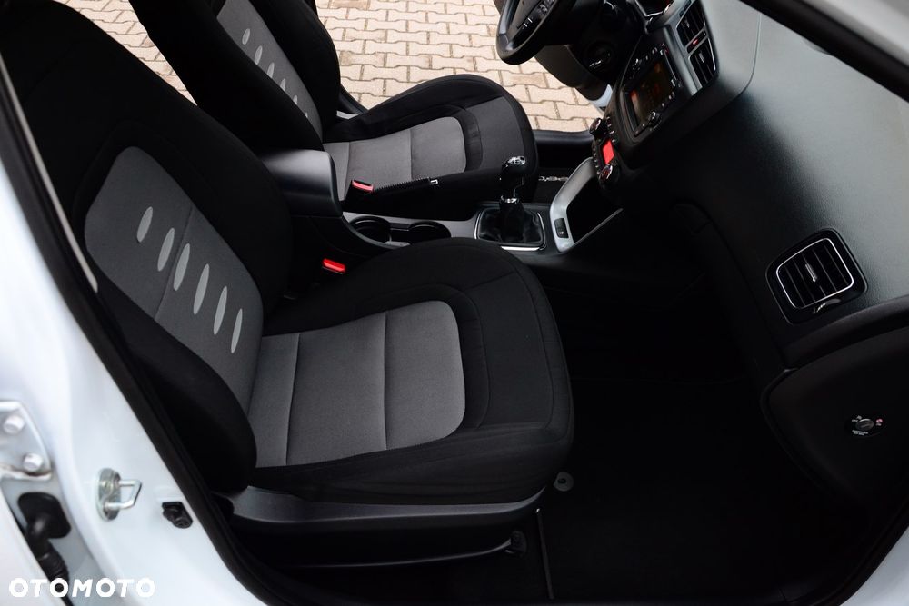 Kia Ceed - 28