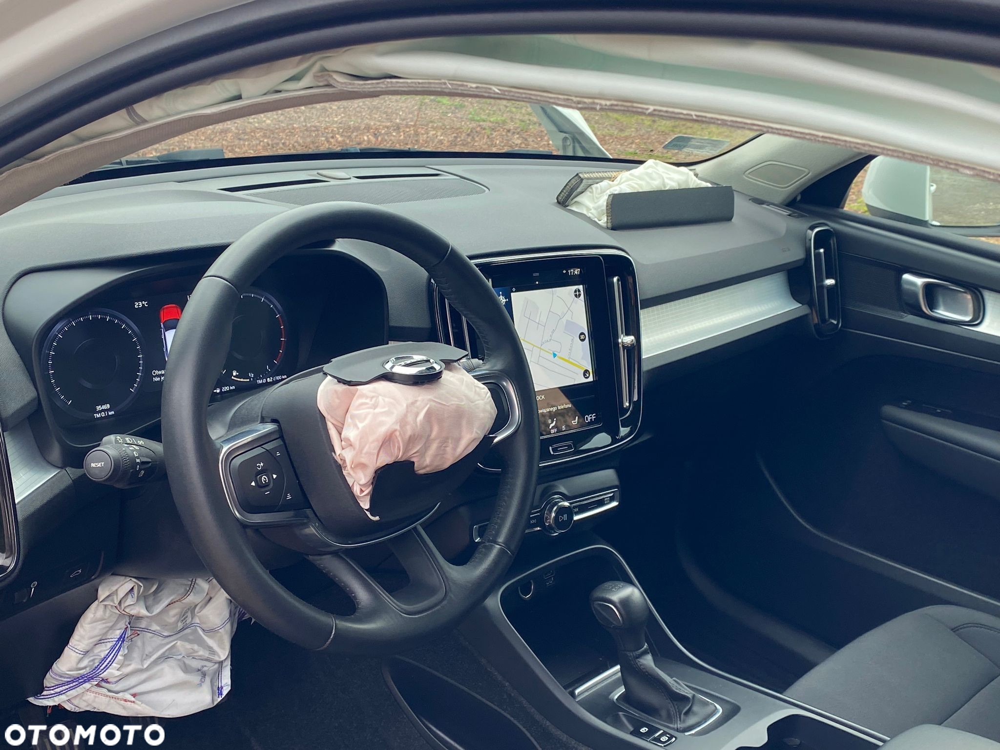 Volvo XC 40 T3 Momentum Pro - 14