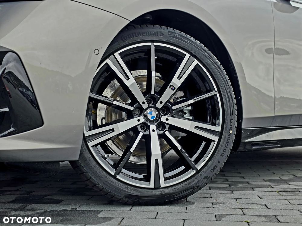 BMW Seria 5 520i mHEV M Sport - 14