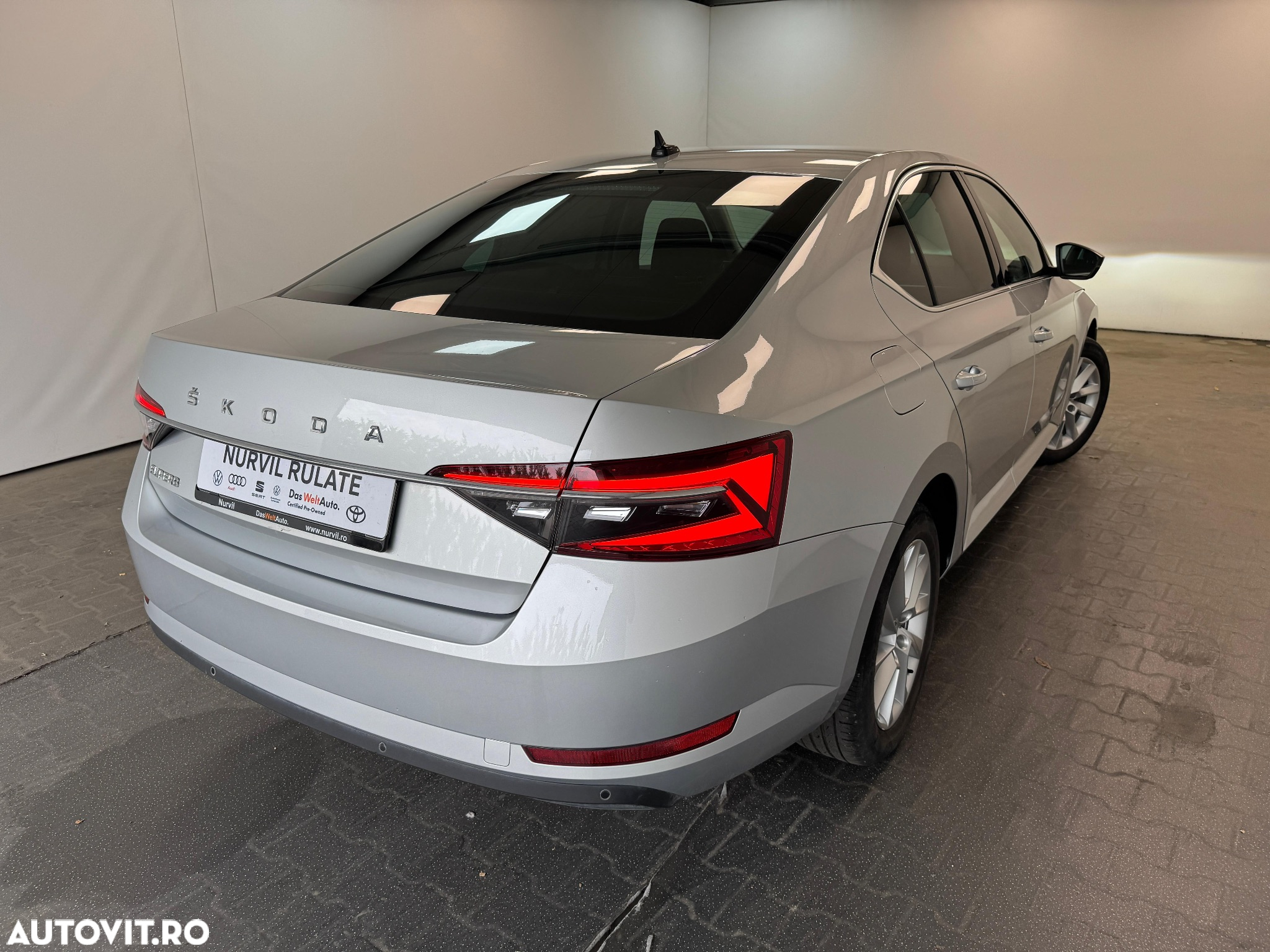 Skoda Superb 2.0 TDI DSG Style - 10