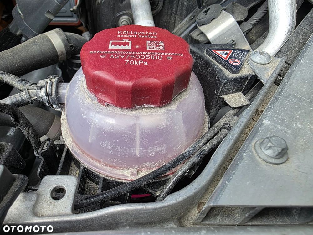ZBIORNICZEK ZBIORNIK PŁYNU CHŁODZĄCEGO MERCEDES EQC N293 A2975005100 - 2