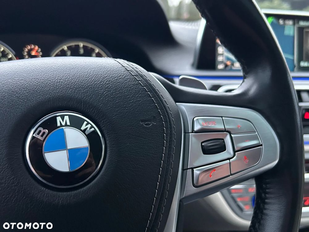 BMW Seria 7 750i - 18