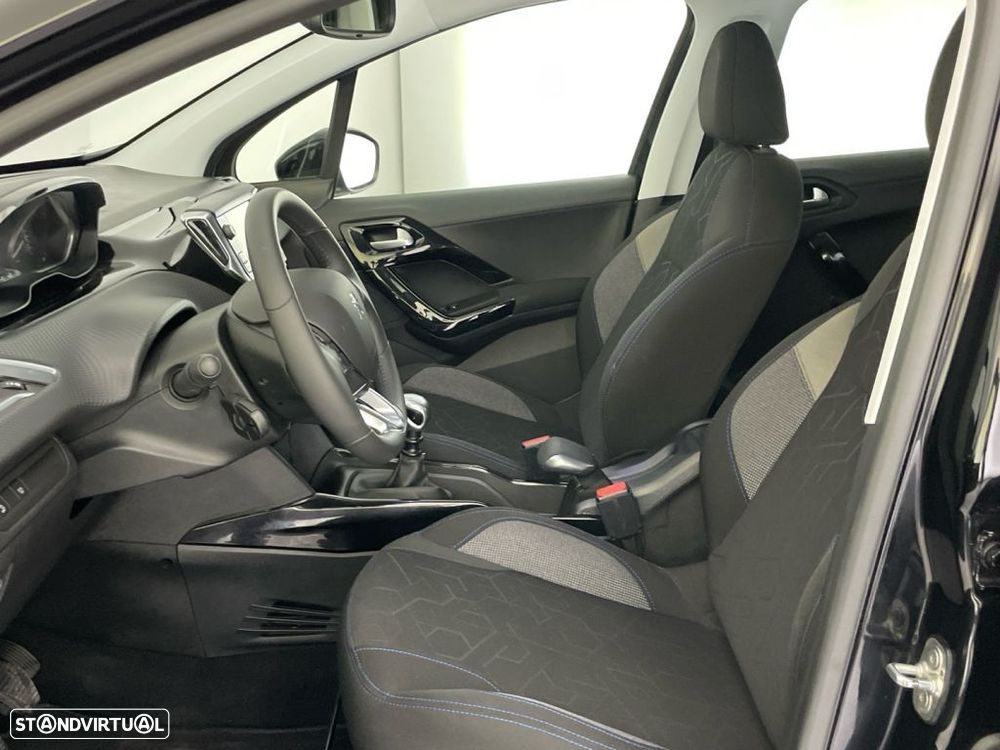 Peugeot 2008 1.2 PureTech Signature - 11