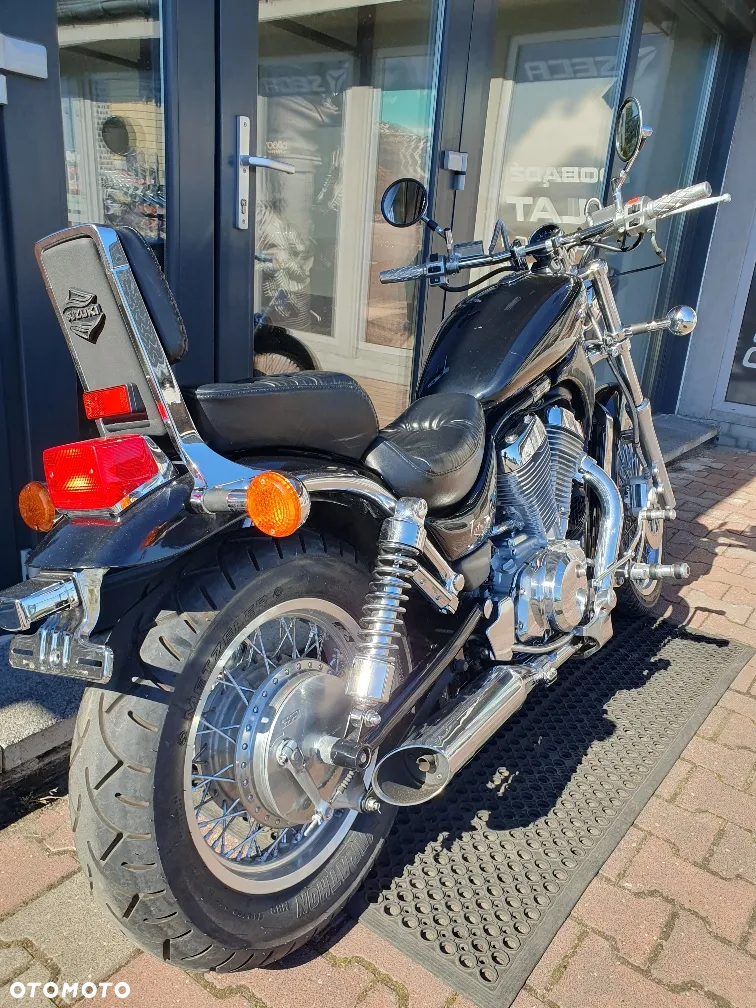 Suzuki Intruder - 14