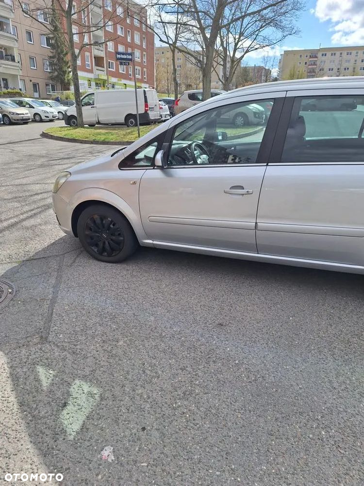 Opel Zafira 1.9 CDTI Cosmo - 3