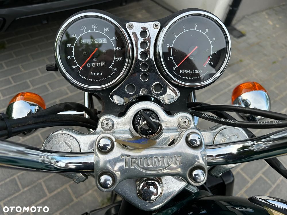 Triumph Thunderbird - 9